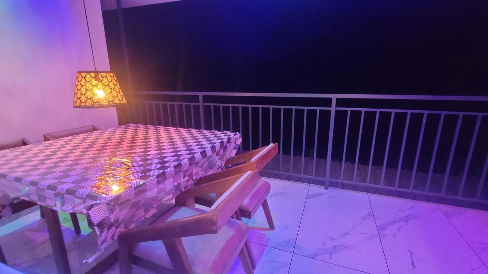 Newcastle Holidays Resorts-Entire Property 5 Bedrooms-Great Mountain & River View-Between Munnar & Idukki With Kitchen 0*,