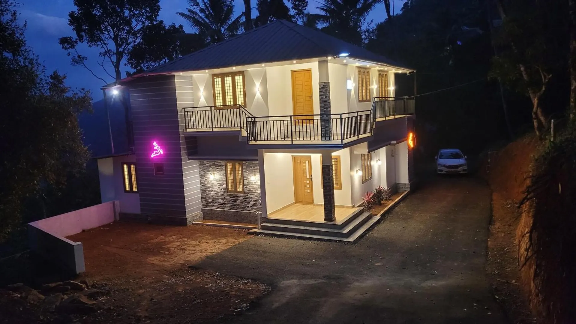 Newcastle Holidays Resorts-Entire Property 5 Bedrooms-Great Mountain & River View-Between Munnar & Idukki With Kitchen 0*,  India
