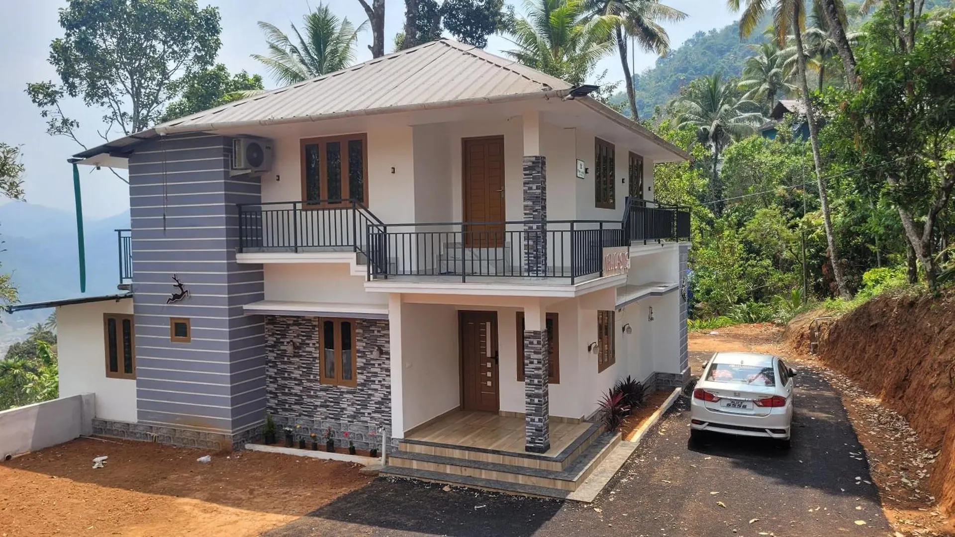 Newcastle Holidays Resorts-Entire Property 5 Bedrooms-Great Mountain & River View-Between Munnar & Idukki With Kitchen Holiday home