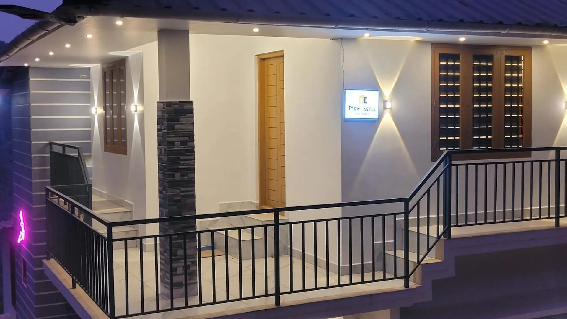 Newcastle Holidays Resorts-Entire Property 5 Bedrooms-Great Mountain & River View-Between Munnar & Idukki With Kitchen Holiday home