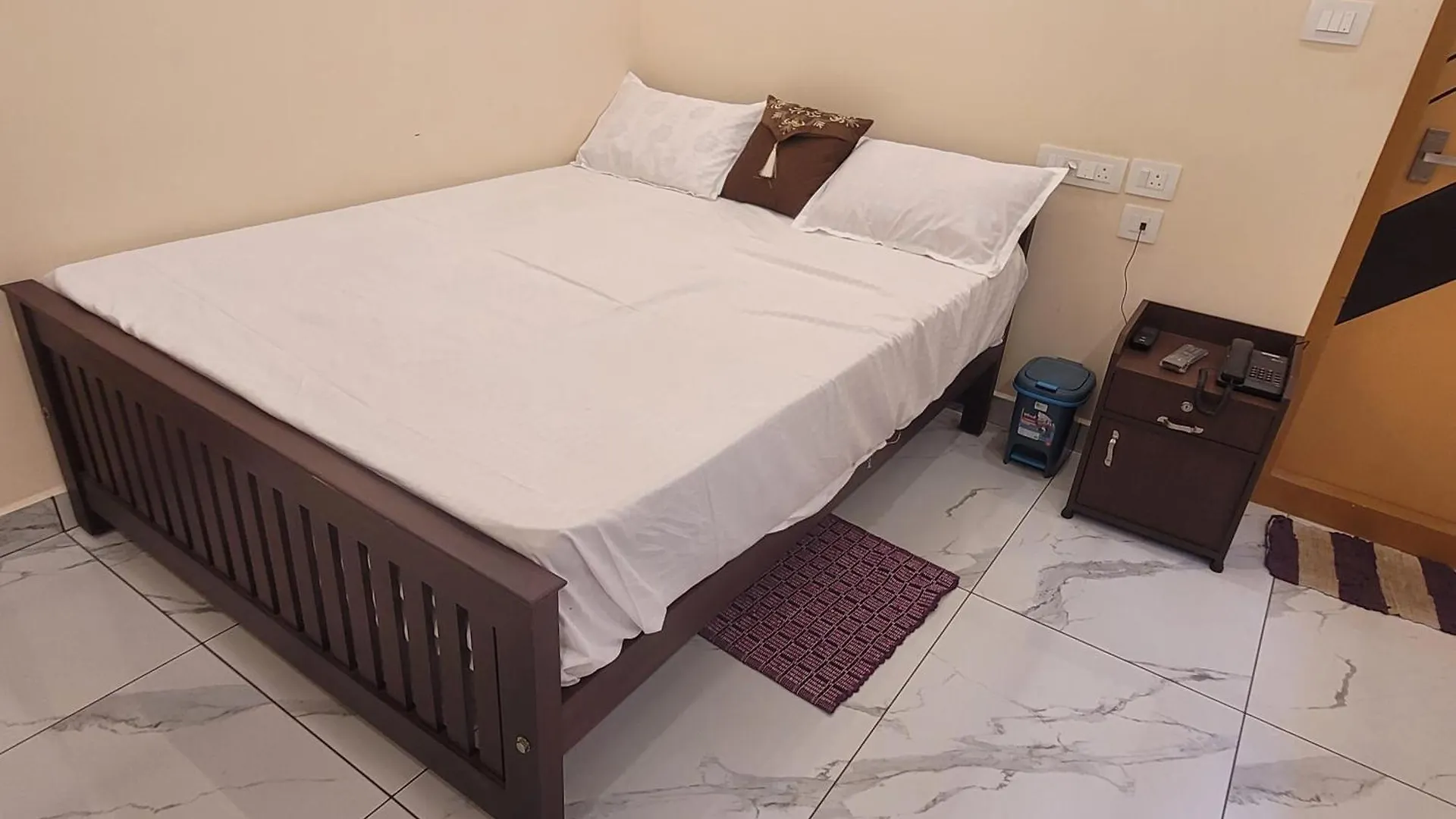 Newcastle Holidays Resorts-Entire Property 5 Bedrooms-Great Mountain & River View-Between Munnar & Idukki With Kitchen 0*,