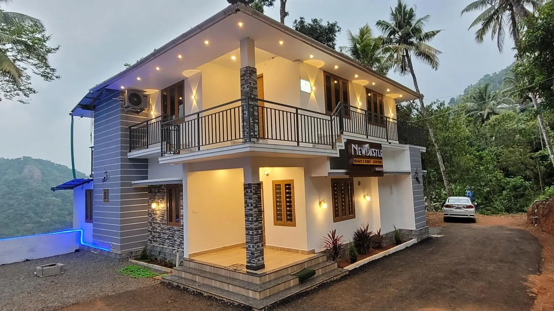 Newcastle Holidays Resorts-Entire Property 5 Bedrooms-Great Mountain & River View-Between Munnar & Idukki With Kitchen 0*,