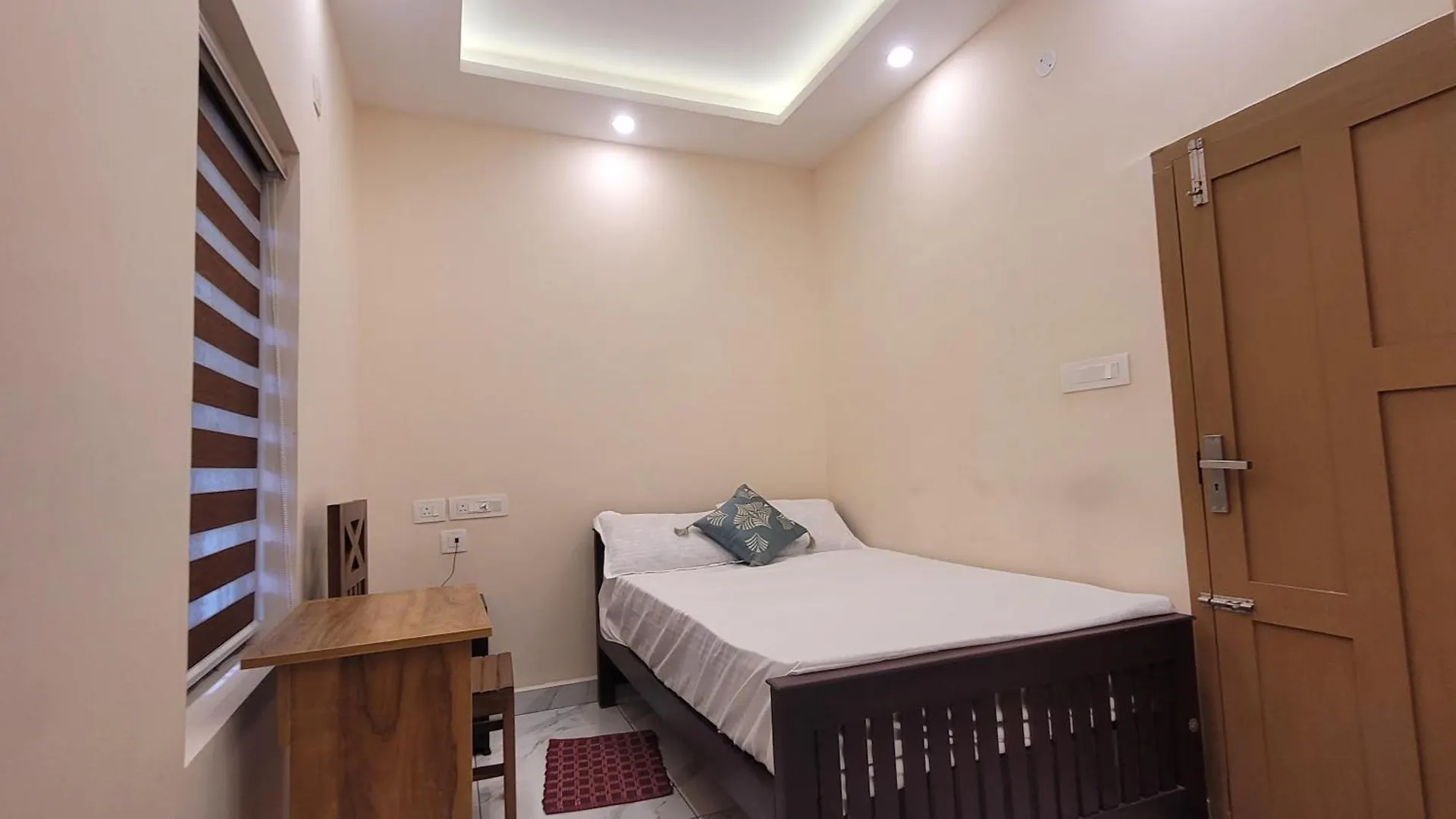 Newcastle Holidays Resorts-Entire Property 5 Bedrooms-Great Mountain & River View-Between Munnar & Idukki With Kitchen